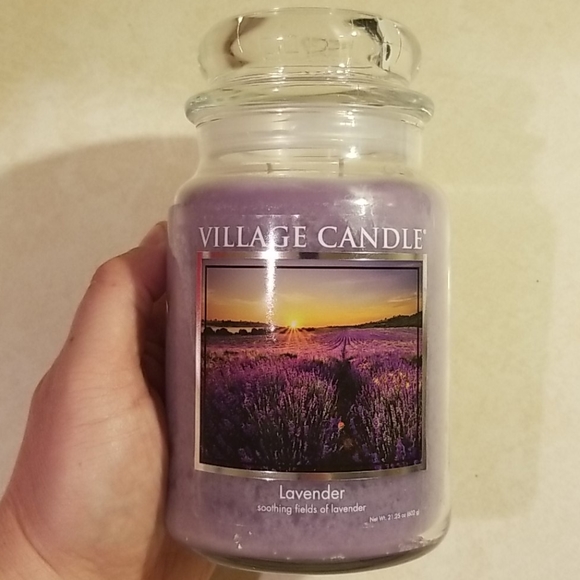 VILLAGE CANDLE (26oz) - Picture 3 of 4
